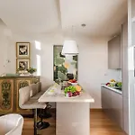 Apartment Verdi 1928, A Cozy Wallside Retreat Lucca