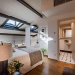 Verdi 1928, A Cozy Wallside Retreat *