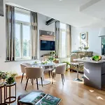 Verdi 1928, A Cozy Wallside Retreat * Lucca