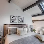 Verdi 1928, A Cozy Wallside Retreat * Lucca