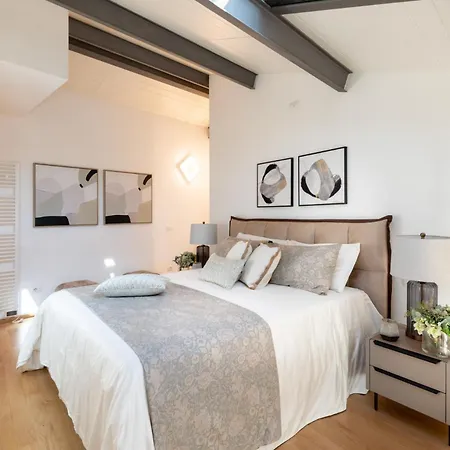 Apartment Verdi 1928, A Cozy Wallside Retreat Lucca